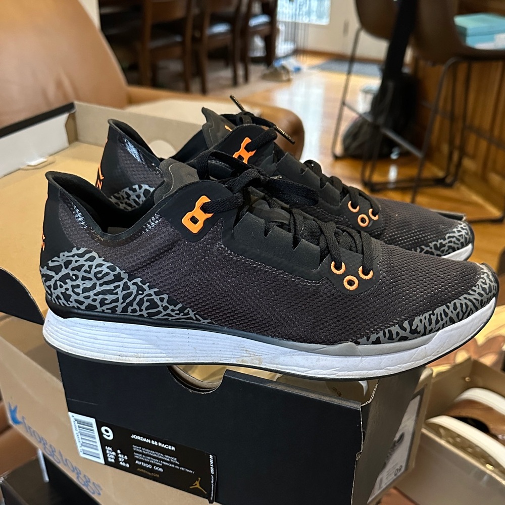Jordan 88 Racer - Picture 2 of 6
